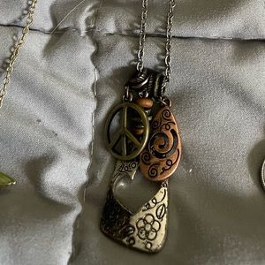Lia sophia necklace. Like new